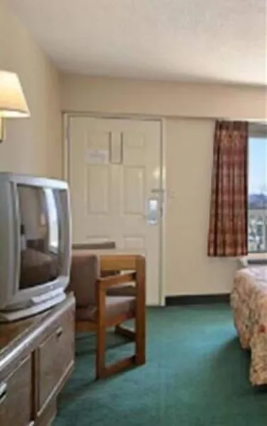 Days Inn by Wyndham Apple Valley Pigeon Forge/Sevierville hotel detail image 6