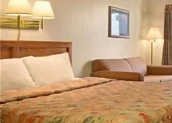 Days Inn by Wyndham Apple Valley Pigeon Forge/Sevierville hotel thumbnail 3