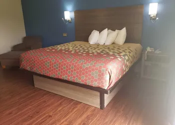 Baymont by Wyndham Bay City hotel thumbnail 5