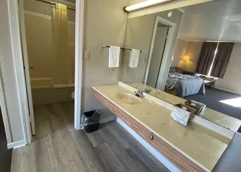 Sherwood Motel hotel thumbnail 7