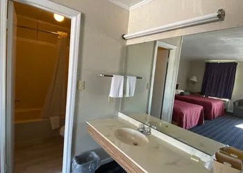 Sherwood Motel hotel thumbnail 8