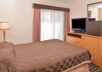 Americas Best Value Inn & Suites St. Cloud hotel thumbnail 7