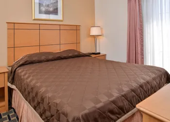 Americas Best Value Inn & Suites St. Cloud hotel thumbnail 8