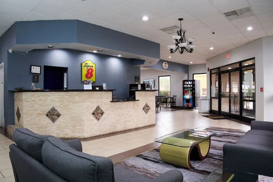 Super 8 by Wyndham Garysburg/Roanoke Rapids hotel detail image 6