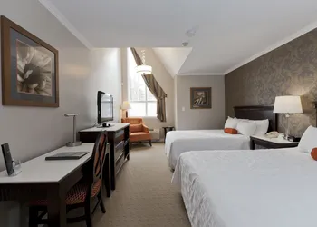 Elm Hurst Inn & Spa hotel thumbnail 4