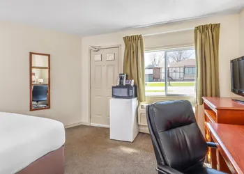 Travelodge by Wyndham Gananoque hotel thumbnail 5