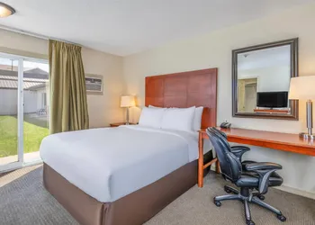 Travelodge by Wyndham Gananoque hotel thumbnail 8