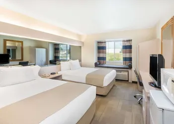 Microtel Inn & Suites by Wyndham Sainte Genevieve hotel thumbnail 5