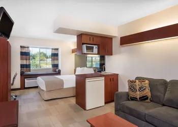 Microtel Inn & Suites by Wyndham Sainte Genevieve hotel thumbnail 3