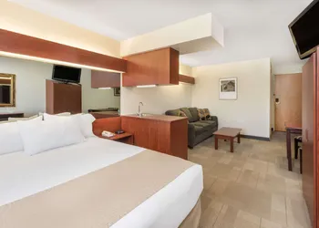 Microtel Inn & Suites by Wyndham Sainte Genevieve hotel thumbnail 4