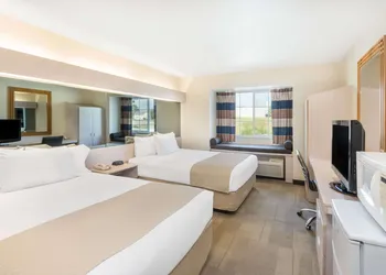 Microtel Inn & Suites by Wyndham Sainte Genevieve hotel thumbnail 6