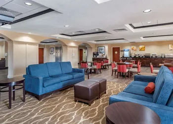 Comfort Inn & Suites Clinton - Jackson West hotel thumbnail 2