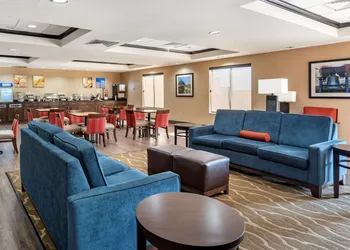 Comfort Inn & Suites Clinton - Jackson West hotel thumbnail 3