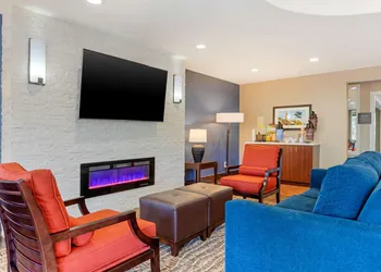 Comfort Inn & Suites near Ontario Airport hotel thumbnail 2