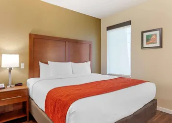 Comfort Inn & Suites near Ontario Airport hotel thumbnail 4
