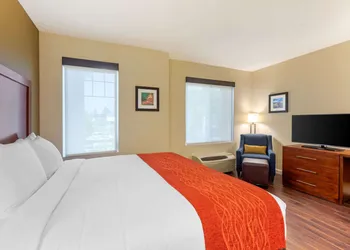 Comfort Inn & Suites near Ontario Airport hotel thumbnail 5