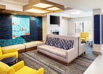 Holiday Inn Express & Suites Los Alamos Entrada Park by IHG hotel thumbnail 4