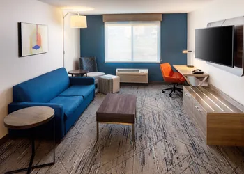 Holiday Inn Express & Suites Los Alamos Entrada Park by IHG hotel thumbnail 7