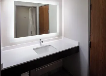 Holiday Inn Express & Suites Los Alamos Entrada Park by IHG hotel thumbnail 8