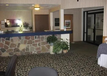 Econo Lodge Waupaca hotel thumbnail 4