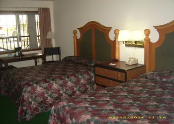 Econo Lodge Waupaca hotel thumbnail 5