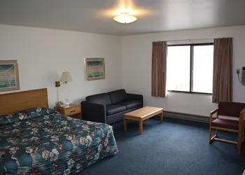 Econo Lodge Waupaca hotel thumbnail 7
