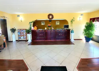 Executive Inn hotel thumbnail 2
