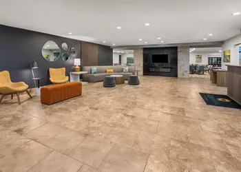 La Quinta Inn & Suites by Wyndham Minot hotel thumbnail 3