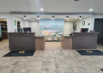 La Quinta Inn & Suites by Wyndham Minot hotel thumbnail 5