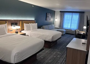 La Quinta Inn & Suites by Wyndham Minot hotel thumbnail 6