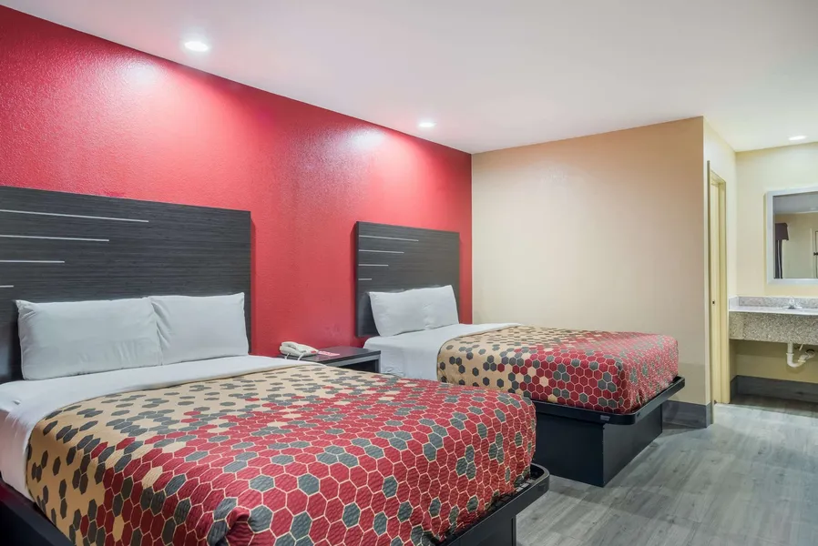 Econo Lodge Lake Charles University Area hotel detail image 6