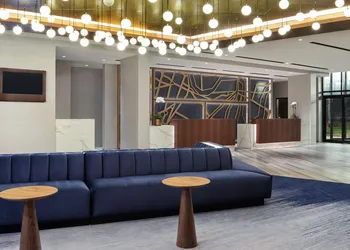 DoubleTree by Hilton Hotel Newark Airport hotel thumbnail 2