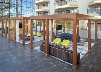 DoubleTree by Hilton Hotel Newark Airport hotel thumbnail 4