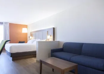 Holiday Inn Express & Suites Charlottetown by IHG hotel thumbnail 5