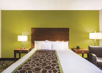 La Quinta Inn & Suites by Wyndham Conference Center Prescott hotel thumbnail 8