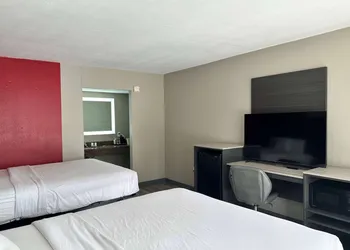 Ramada by Wyndham Cocoa hotel thumbnail 4