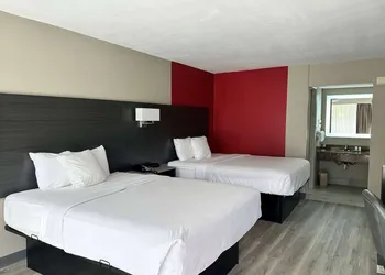 Ramada by Wyndham Cocoa hotel thumbnail 5