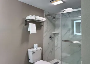 Ramada by Wyndham Cocoa hotel thumbnail 8