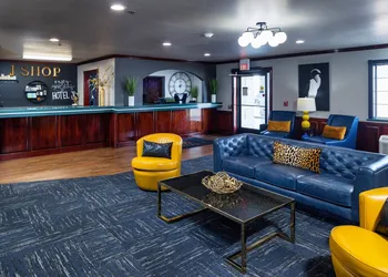 Hotel J Green Bay hotel thumbnail 2