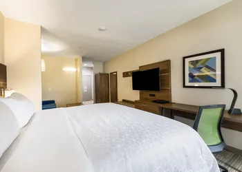Holiday Inn Express Hotel & Suites Columbus by IHG hotel thumbnail 2