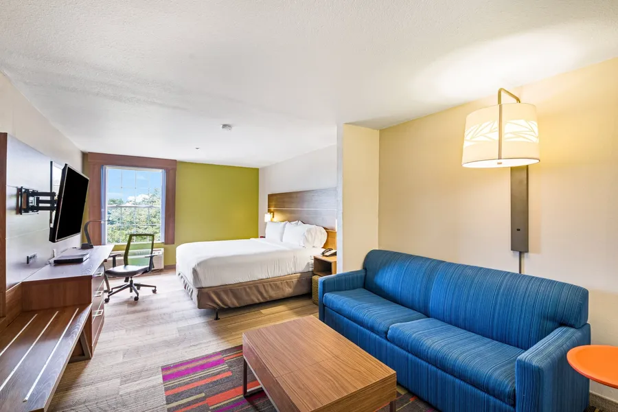 Holiday Inn Express Hotel & Suites Columbus by IHG hotel detail image 6