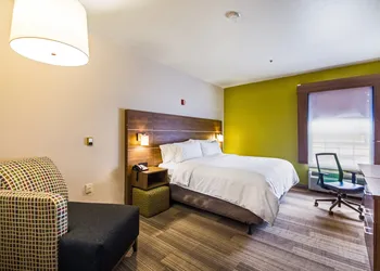 Holiday Inn Express Hotel & Suites Columbus by IHG hotel thumbnail 7