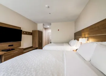 Holiday Inn Express Hotel & Suites Columbus by IHG hotel thumbnail 8
