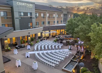 Courtyard Mankato Marriott hotel thumbnail 5