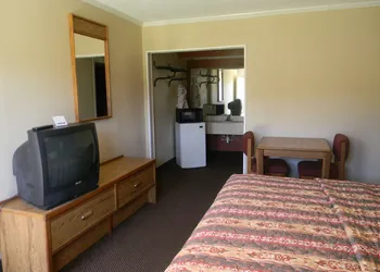 Sunrise Inn hotel thumbnail 8