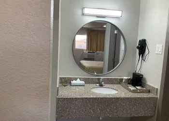 Value Lodge hotel thumbnail 8