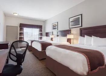 Ramada by Wyndham Creston hotel thumbnail 8