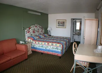 Budget Inn hotel thumbnail 2