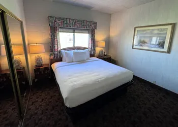 Promenade Inn & Suites Oceanfront hotel thumbnail 3
