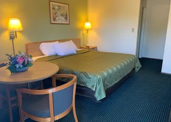 Regency Inn hotel thumbnail 5